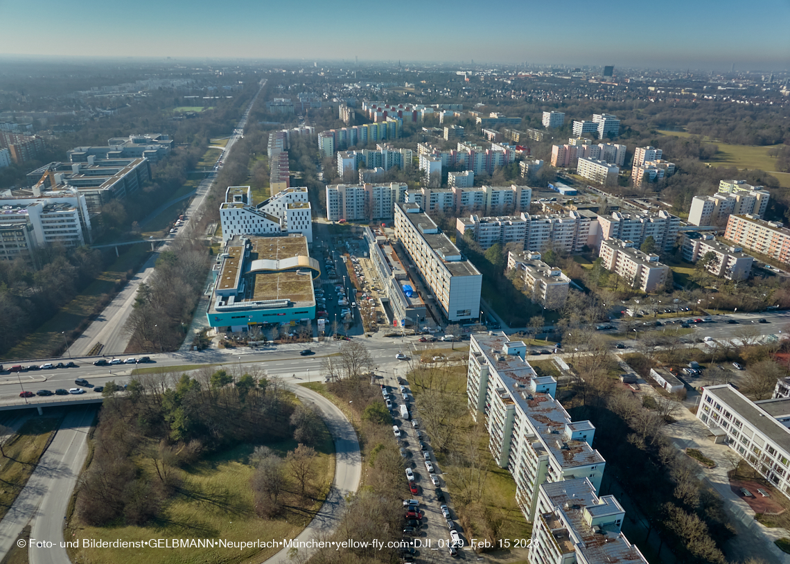 15.02.2023 - Plettzentrum mit Montessori Schule in Neuperlach